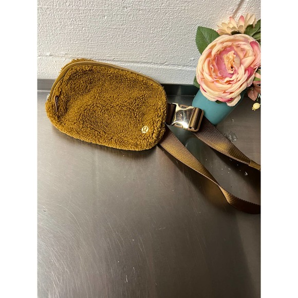 lululemon athletica Handbags - Lululemon Sherpa Belt Bag